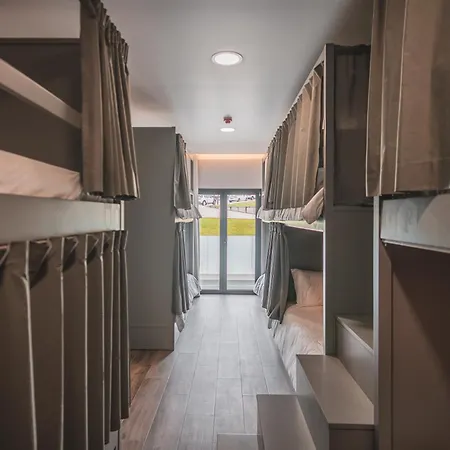 Paredes Surf House Hostel