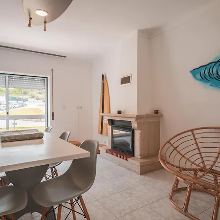 Hostel Paredes Surf House Pataias