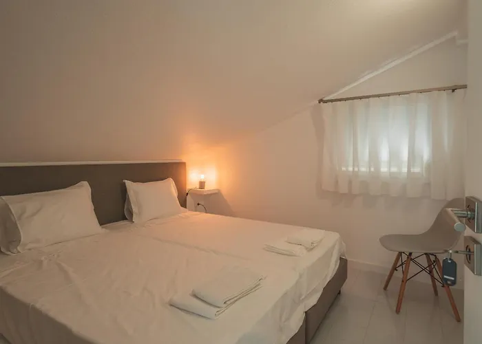 Paredes Surf House * 帕塔亚什