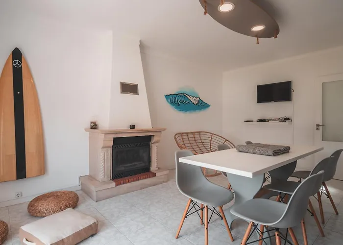Paredes Surf House 旅馆 帕塔亚什