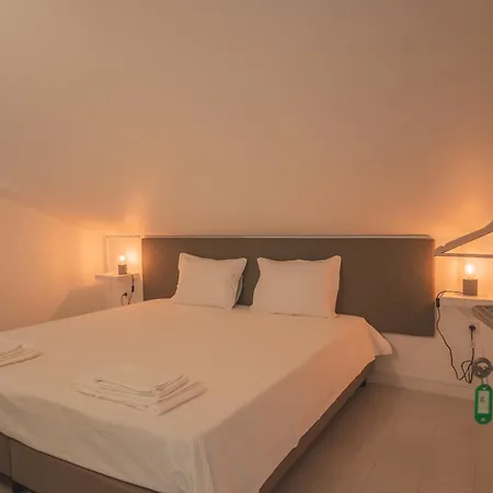 Hostel Paredes Surf House Pataias