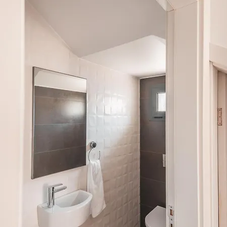 Paredes Surf House * Pataias