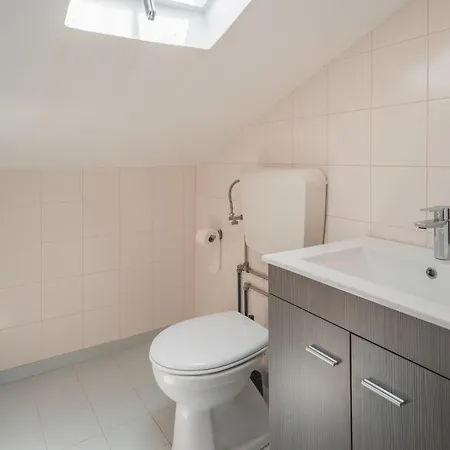 Paredes Surf House Pataias